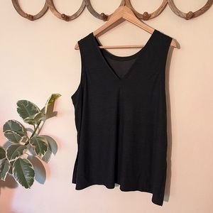 Women’s light weight tank top